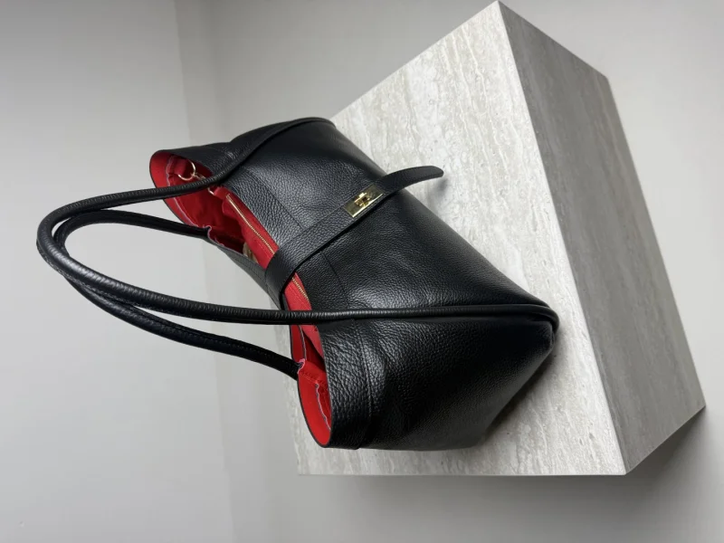 KOŽENÁ KABELKA BLACK II