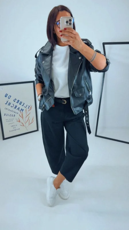 ČERNÁ BUNDA Z UMĚLÉ KŮŽE