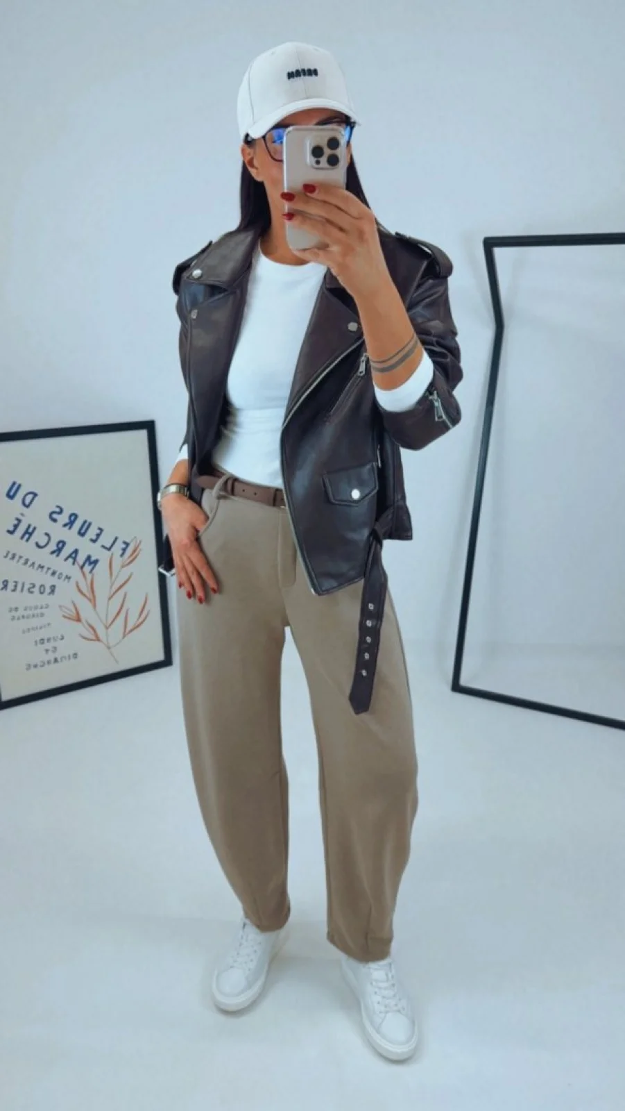 HNĚDÁ BUNDA Z UMĚLÉ KŮŽE