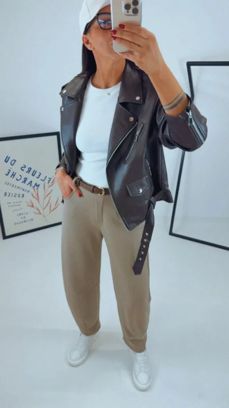 HNĚDÁ BUNDA Z UMĚLÉ KŮŽE