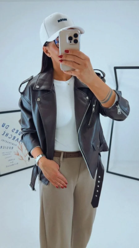 HNĚDÁ BUNDA Z UMĚLÉ KŮŽE