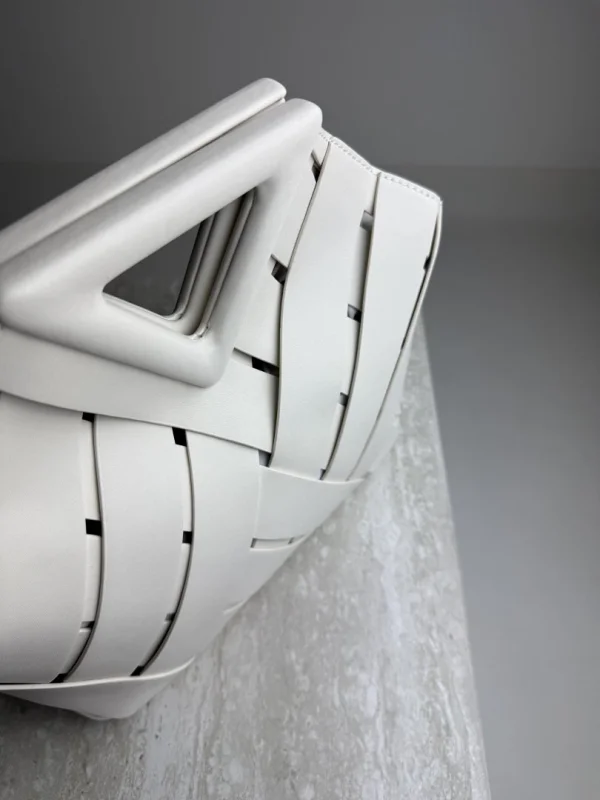 KOŽENÁ KABELKA CREAM II