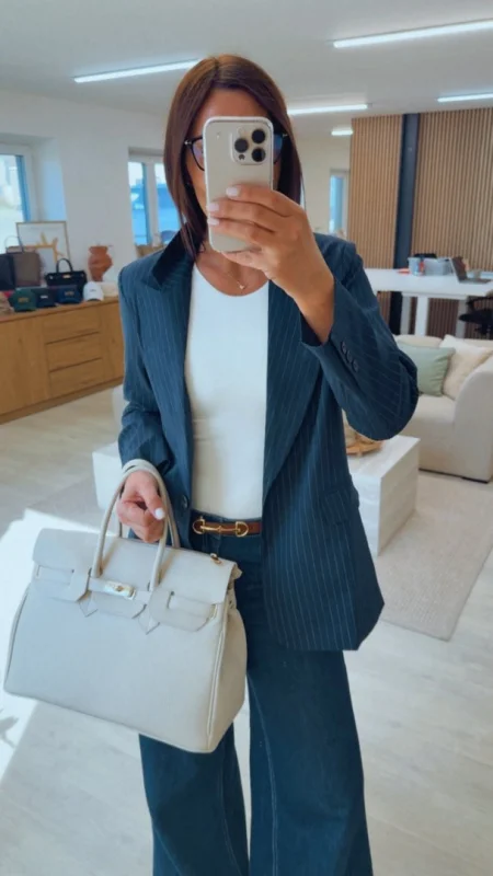 MODRÉ SAKO S PROUŽKY