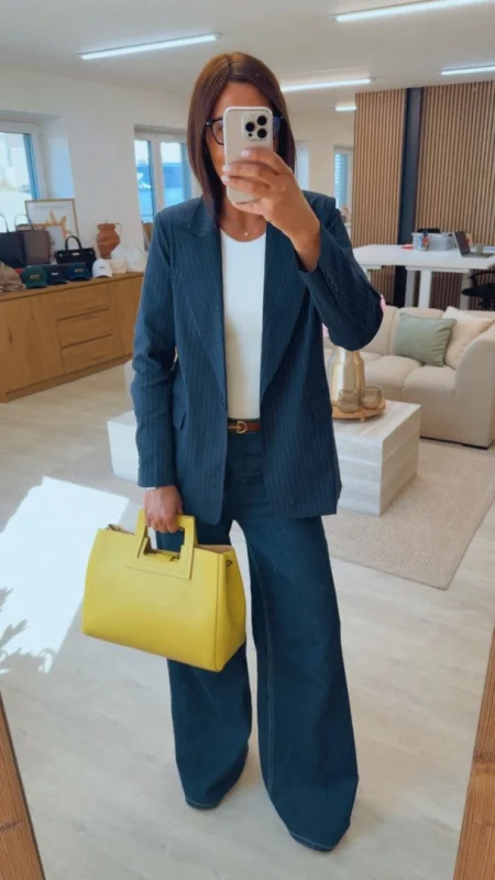 MODRÉ SAKO S PROUŽKY