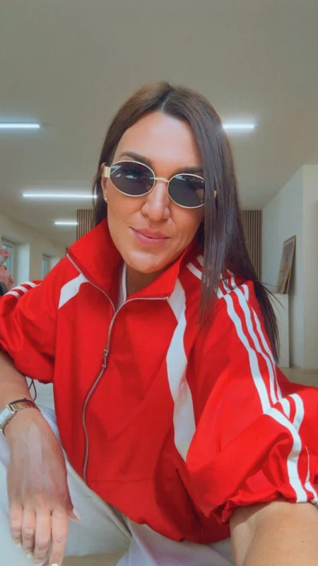 ŠUSŤÁKOVÁ ČERVENÁ BUNDA 