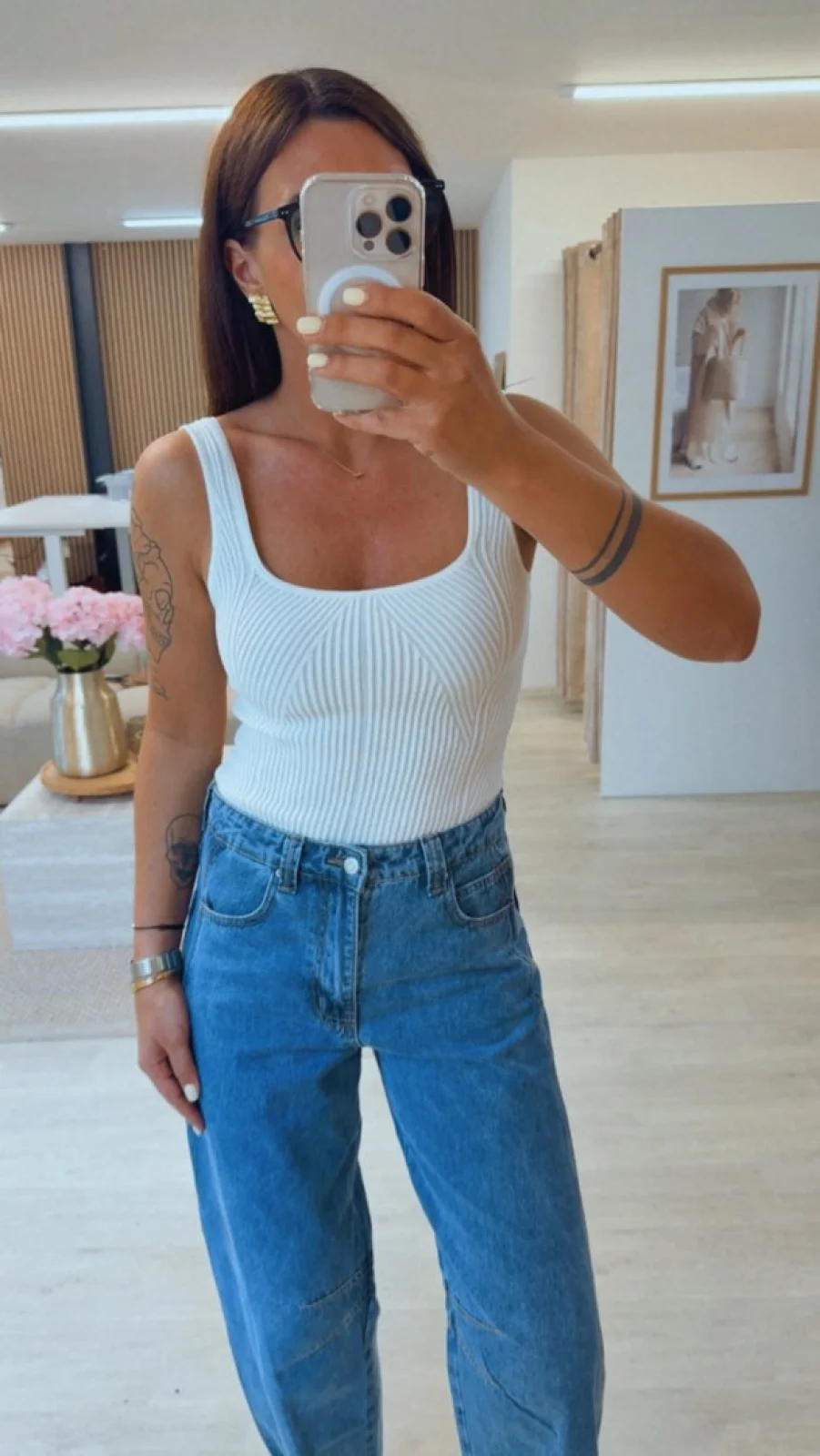 BÍLÉ BODY