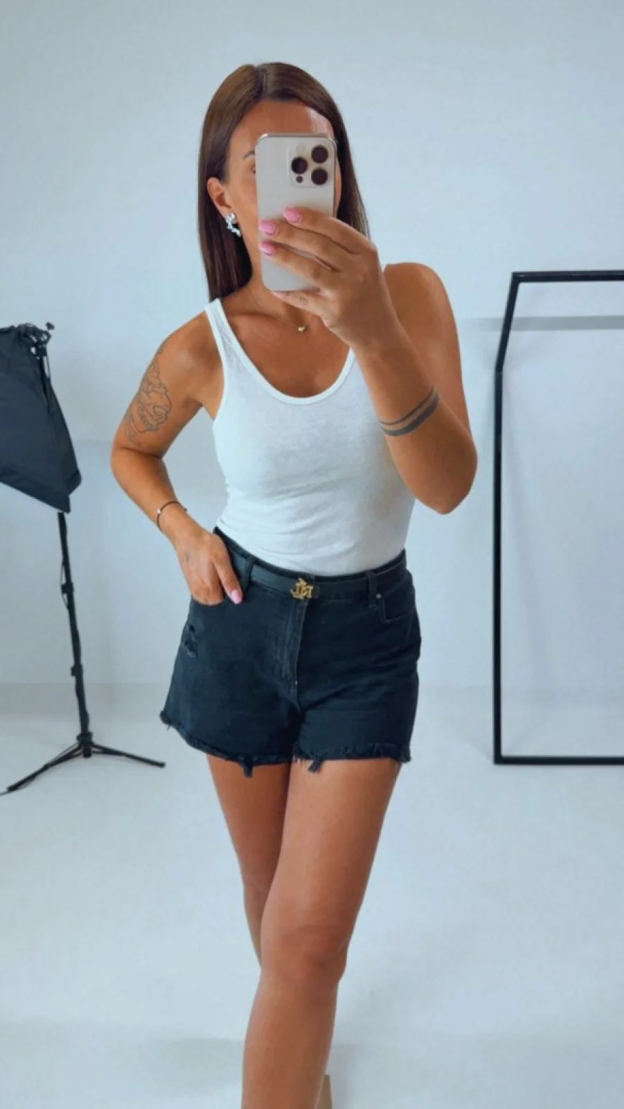 BÍLÝ TOP II