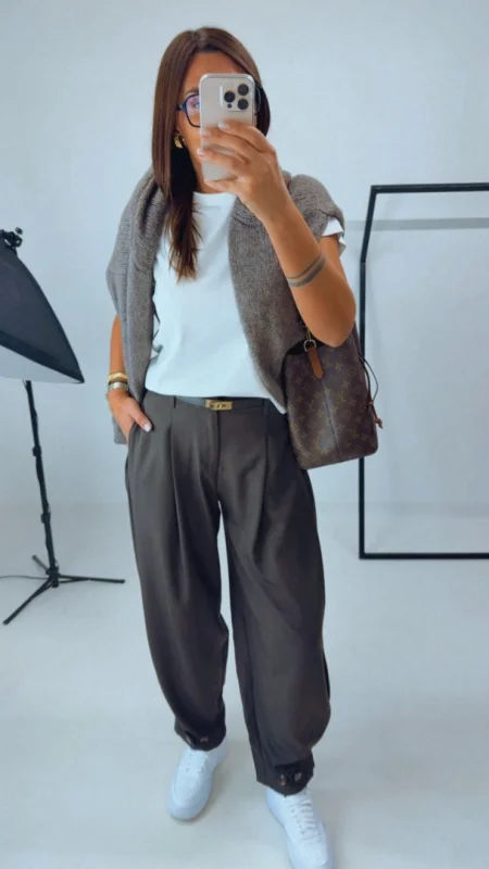 KALHOTY BROWN V