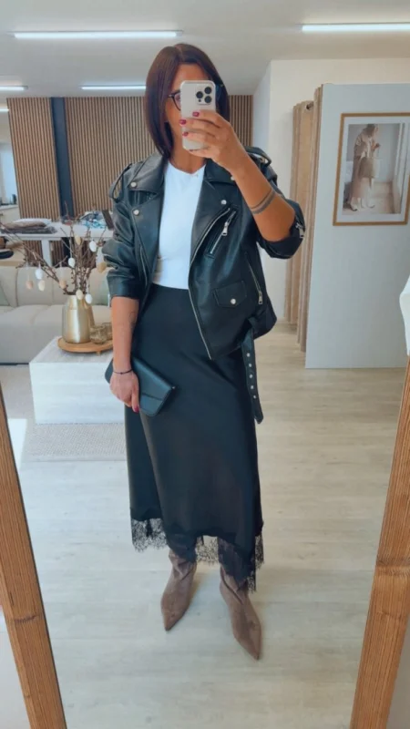 SATÉNOVÁ SUKNĚ S KRAJKOU