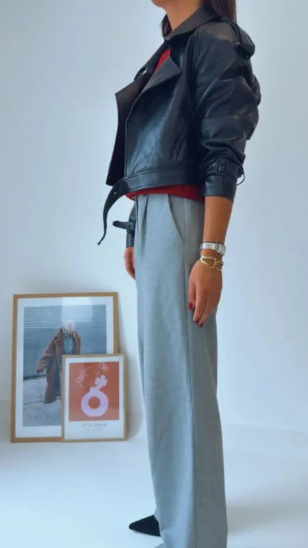 ČERNÝ KOŽENKOVÝ KŘIVÁK