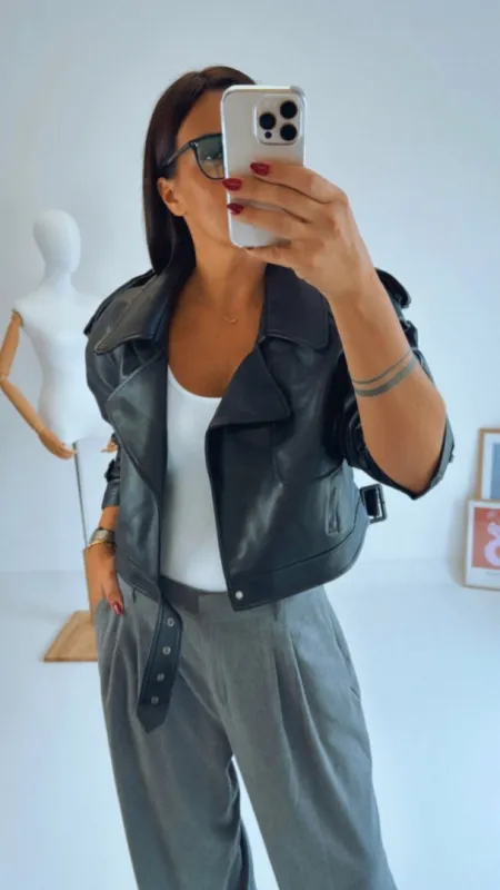 ČERNÝ KOŽENKOVÝ KŘIVÁK