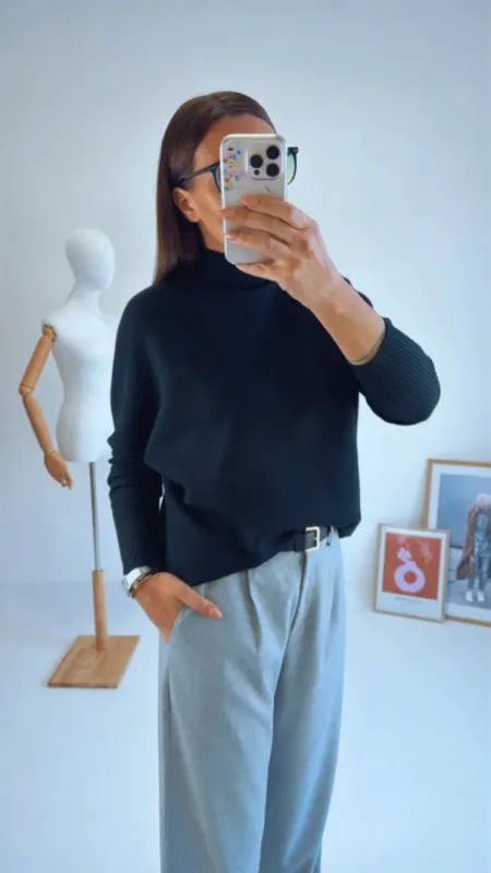 OVERSIZED SVETR BLACK