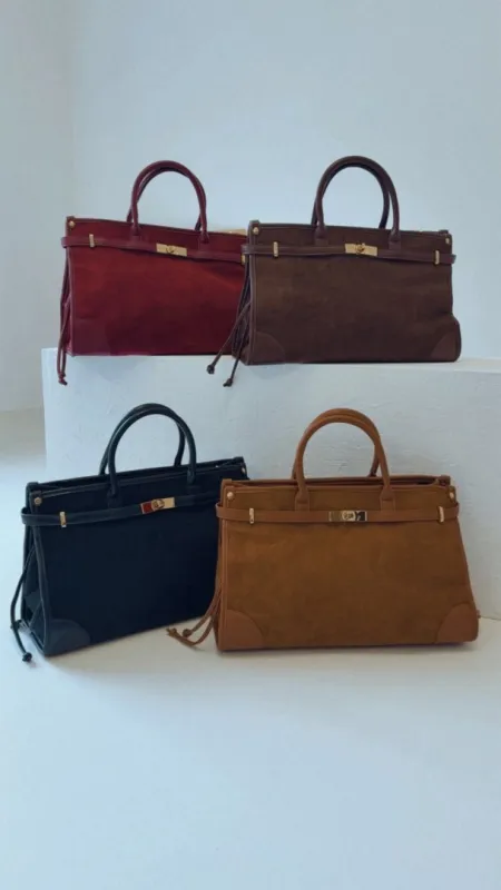 Semišová kabelka camel