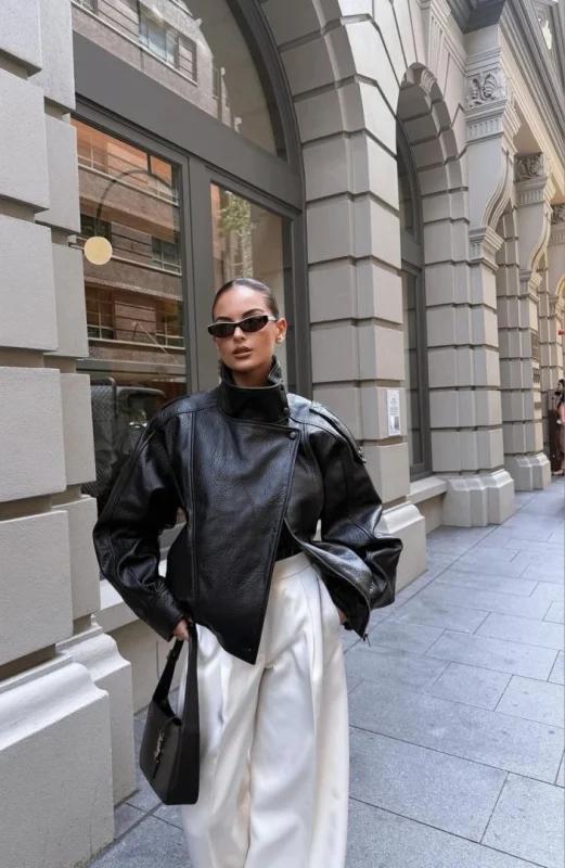 BUNDA Z UMĚLÉ KŮŽE BLACK