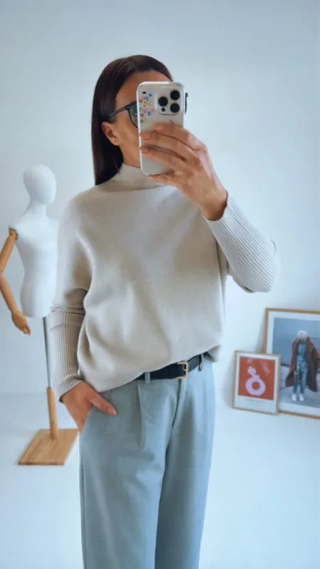 BEIGE OVERSIZED SVETR 