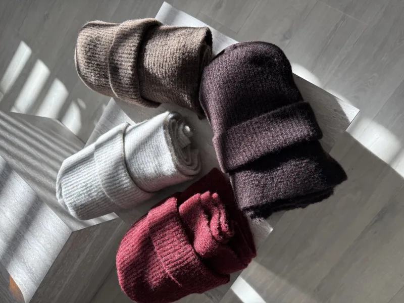 SET ČEPICE + ŠÁLA