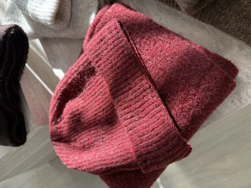 SET ČEPICE + ŠÁLA