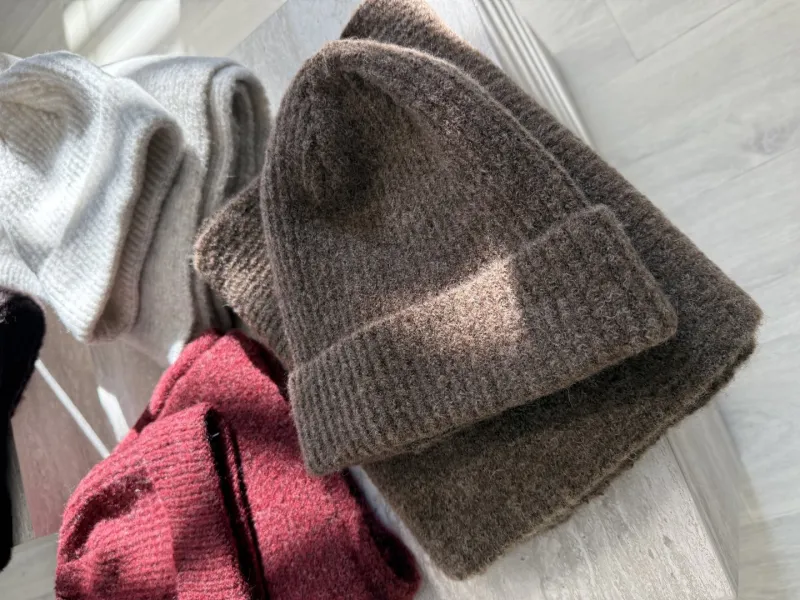 SET ČEPICE + ŠÁLA