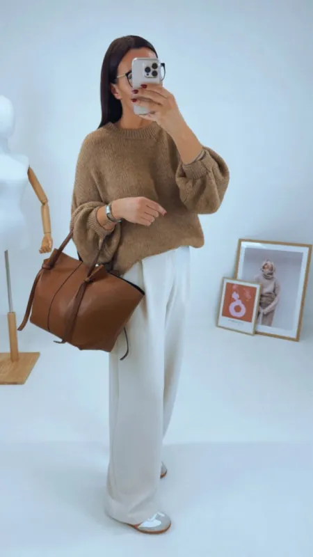 OVERSIZED SVETR CAMEL III